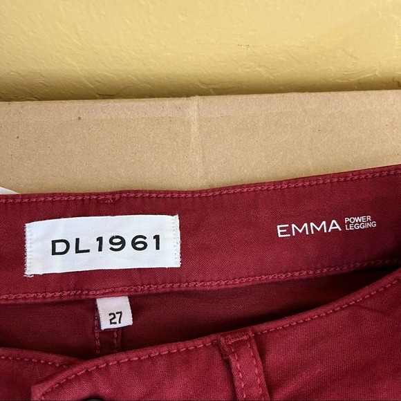 DL1961 Emma Power Leggings in Rhubarb - Picture 9 of 10